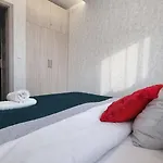 Apartment Q Zenith- Trzypokojowy, Klimatyzowany Przy Manufakturze Z Garazem Gratis, Fv