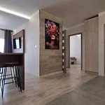Apartment Q Zenith- Trzypokojowy, Klimatyzowany Przy Manufakturze Z Garazem Gratis, Fv *