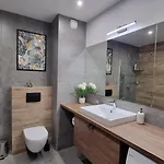 Apartment Q Zenith- Trzypokojowy, Klimatyzowany Przy Manufakturze Z Garazem Gratis, Fv