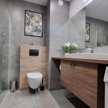 Q Zenith- Trzypokojowy, Klimatyzowany Przy Manufakturze Z Garazem Gratis, Fv * 罗兹