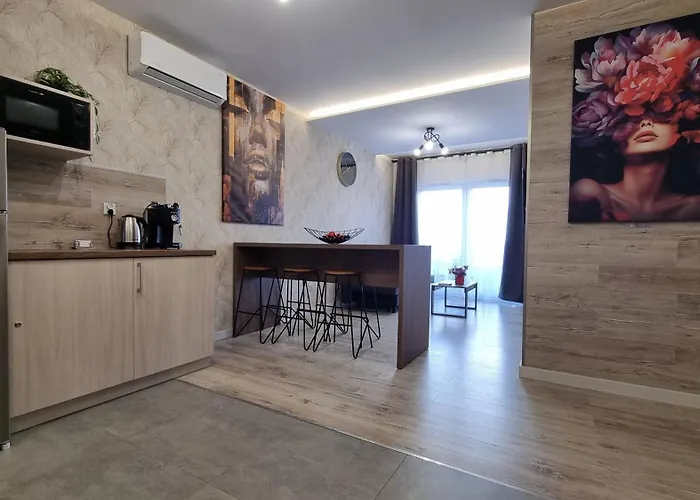 아파트 Q Zenith- Trzypokojowy, Klimatyzowany Przy Manufakturze Z Garazem Gratis, Fv