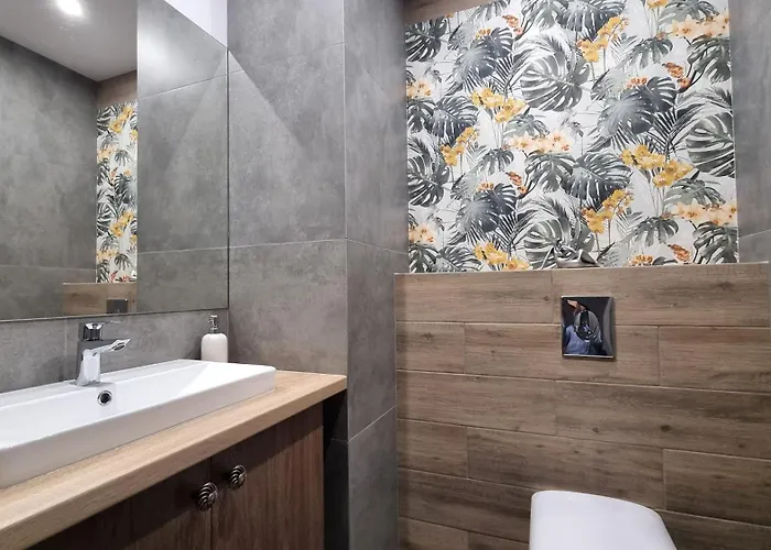 아파트 Q Zenith- Trzypokojowy, Klimatyzowany Przy Manufakturze Z Garazem Gratis, Fv 우치